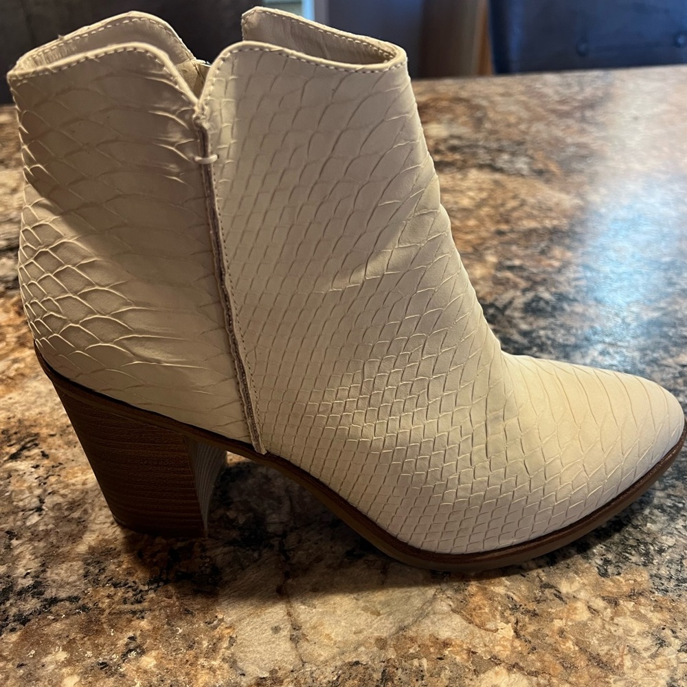 Bootie - Picture 3 of 7